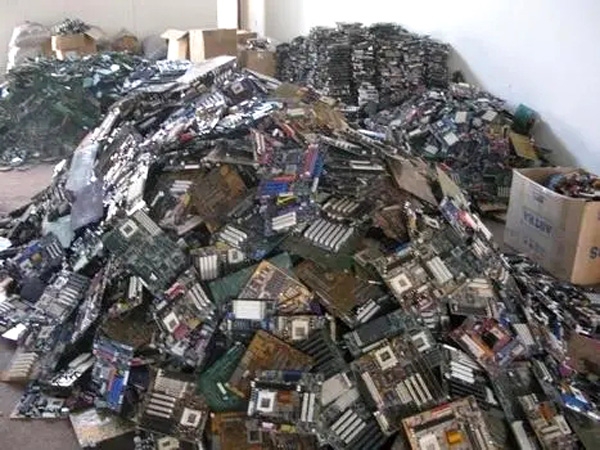 Mainland into the world‘s largest dumping of electronic waste